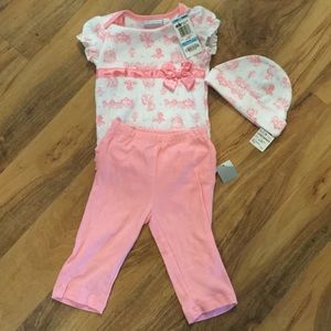 NWT princess and carriage onesie set with hat!